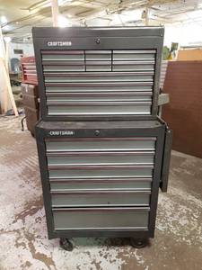 lot 355 image: Craftsman Black Rolling Tool Chest 58x27x18