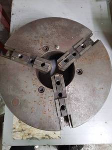 lot 425 image: 12 Bison 3 Jaw Chuck Made in Poland 100lbs