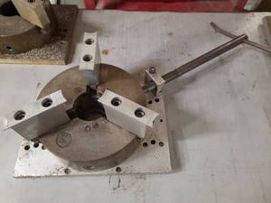 lot 428 image: 10 Bison 3 Jaw Chuck with Handle Made in Poland