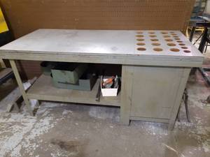 lot 433 image: Metal Framed Workbench 34 x 68 x 30