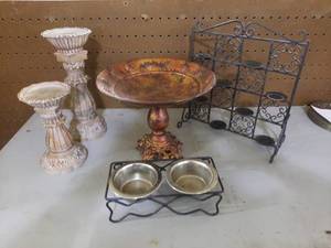 lot 452 image: Compote and Candle HoldersStands lot
