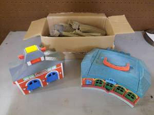 lot 455 image: 2 Thomas the Tank Engine Rescue Station and Yard House with Track