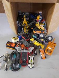 lot 458 image: lot of Die-cast Cars and Action Figures
