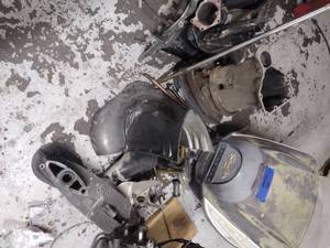 lot 362 image: 1962 Evenrude Motor & Parts - Turns Over, No Starter