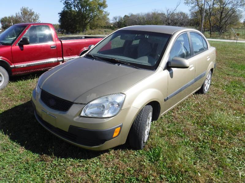 lot 3133 image: 2006 KIA RIO LX