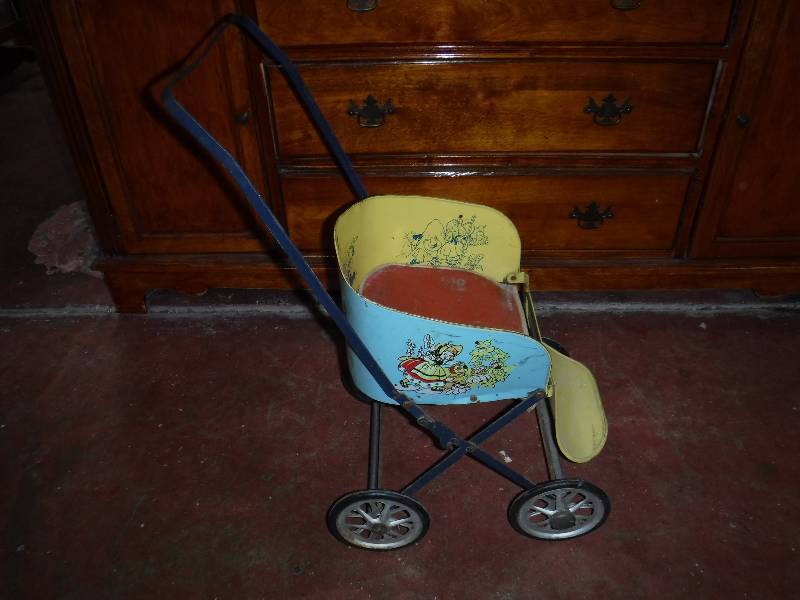 lot 3156 image: Antique doll stroller