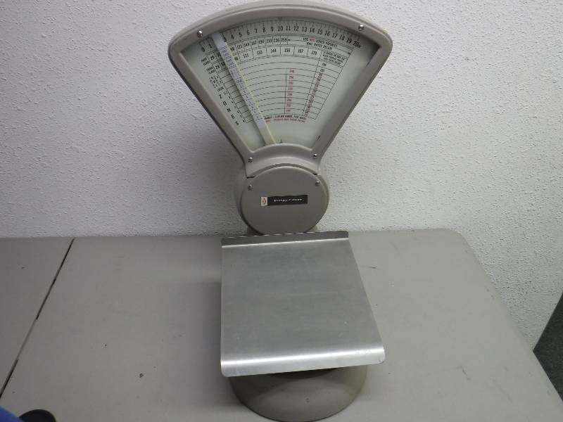 lot 3167 image: postal scale