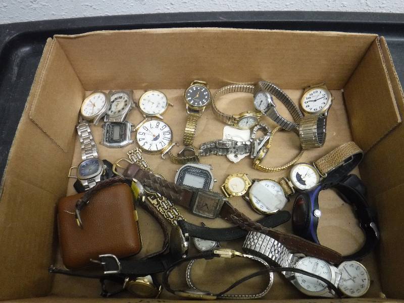 lot 3180 image: Watches