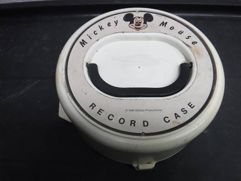 lot 3181 image: Mickey mouse record case