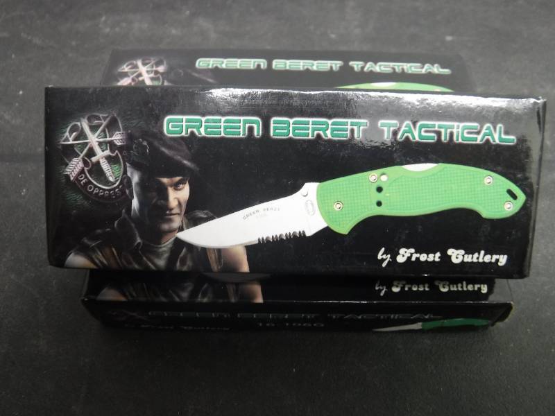 lot 3190 image: FROST CUTLERY GREEN BERET TACTICAL ZOMBIE QTY4