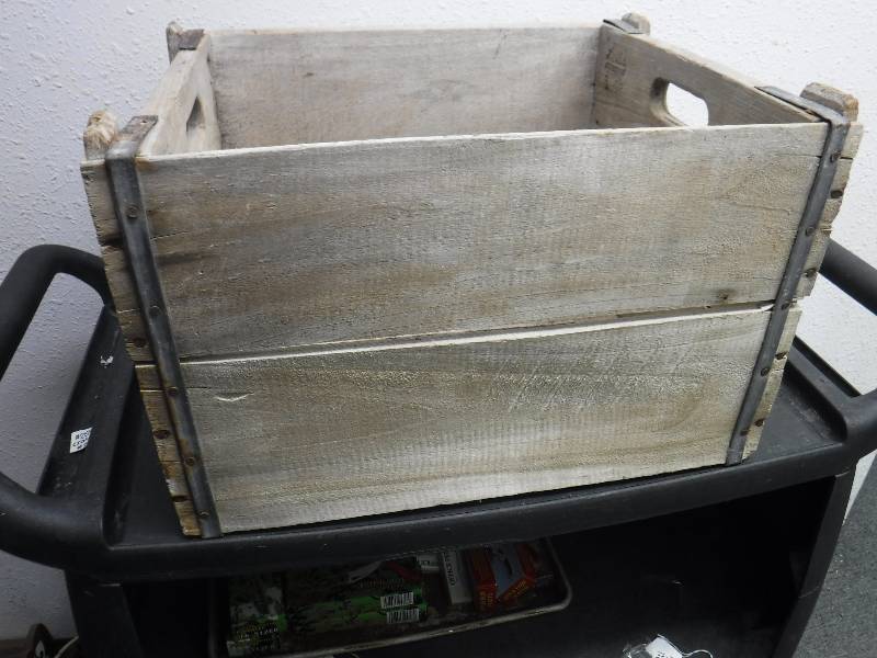 lot 3197 image: Wood Crate REES