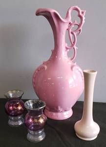 lot 41 image: Vintage REDWING POTTERY #510 Pink Bud Vase, Large Pink Ceramic Olive Oil Pitcher Presentation Piece & Pair of Bartlett-Collins 1950s Clear with Flashed Ruby Bulb Bud Vases with Gold Trim