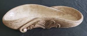 lot 48 image: Vintage Universal Statuary - Chicago,22, ILL - Stamped - Large Console PlanterCenterpiece Fruit Bowl - Stamped Universal Statuary 1954 - Heavy Plaster - with Original Sticker - 19.5in L x 7.5in D