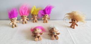 lot 52 image: Vintage Troll Dolls - 4 RUSS Trolls, 2 ACE NOVELTY Trolls, & 1 1960s Rare DAM Troll