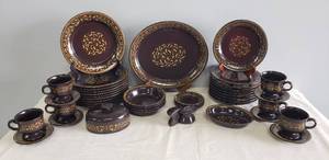 lot 95 image: Vintage Collection of FRANCISCAN JAMOCA Pattern Dinnerware - 10 Dinner Plates, 9 Salad Plates, 6 Coffee Mugs, 9 Saucers, 4 Soup Bowls, 1 Large Oval Serving Platter, SaltPepper Set, Small Oval Serving Bowl, & 1 Oval Lid
