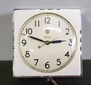lot 106 image: Vintage Warren Telechron CONSORT Electric Wall Clock - Model #2F01 - White Bakelite Surround with Chrome Frame - Circa 1932-39 - Made in USA - Works