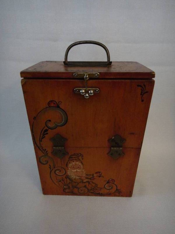lot 1067 image: Hand Painted Wood Box