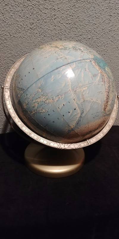 lot 1092 image: Rand McNally World Portrait Globe