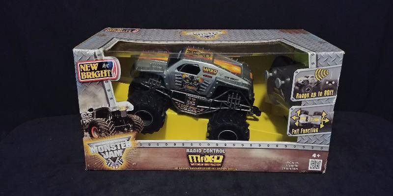 lot 160 image: New Bright RC Monster Jam Truck