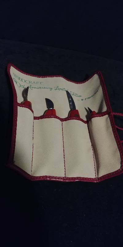 lot 102 image: Woodcraft Flexcut 80th Anniversary Limited Edition Woodcarving Set