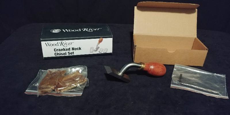 lot 103 image: Wood River Cranked Neck Chisel Set