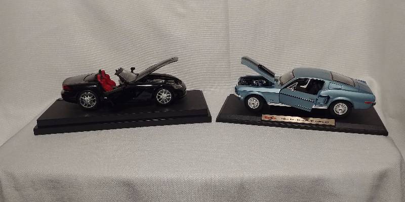 lot 118 image: Pair of Large Die-cast Cars