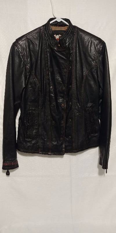 lot 120 image: Womens Leather Harley Davidson Jacket Size Medium