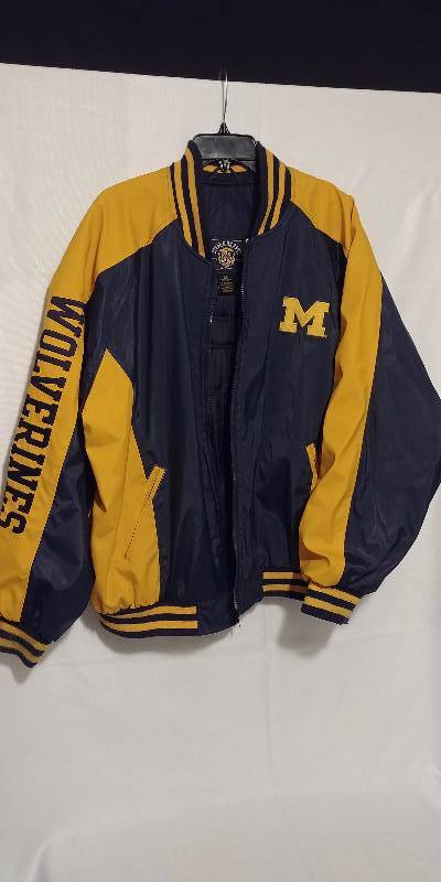 lot 122 image: Steve & Barrys Missouri Wolverines Jacket Size XL