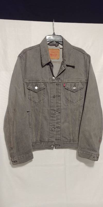 lot 128 image: Levi Strauss Whitewashed Gray Jean Jacket Size Large