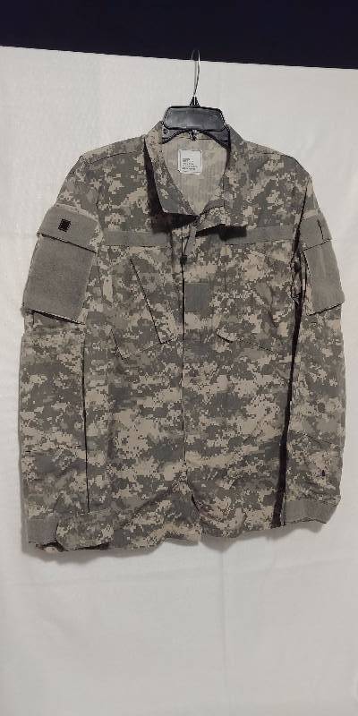 lot 129 image: Army Combat Uniform Camouflage Coat