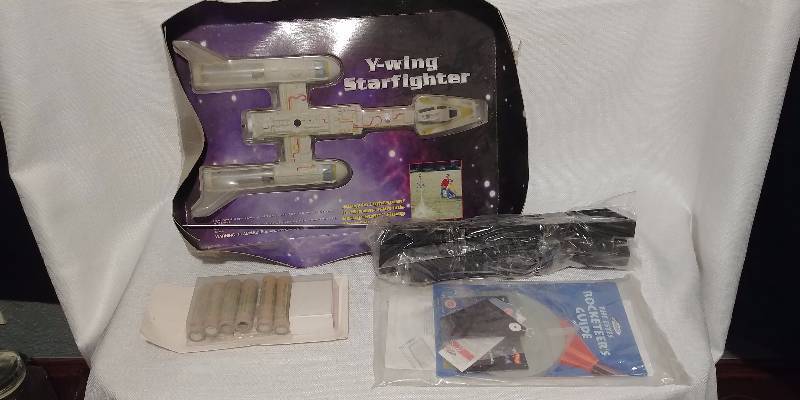 lot 137 image: Estes Star Wars Y-Wing Starfighter Rocket Set