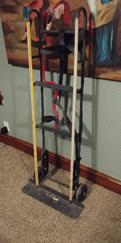 lot 141 image: Milwaukee 60700 Furniture Dolly 800lb Capacity