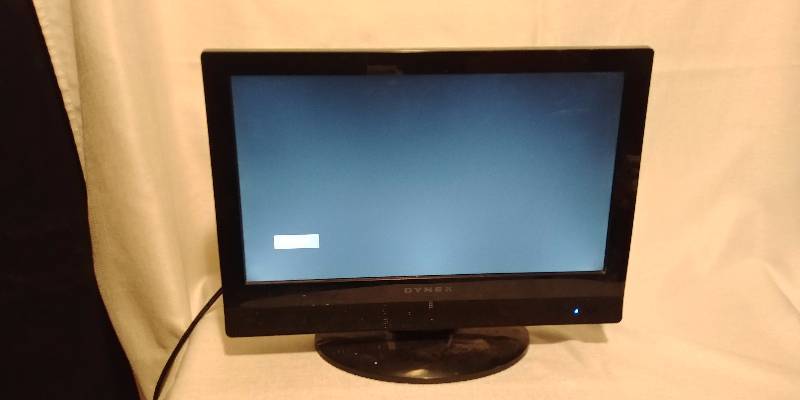 lot 149 image: Dynex 15 LCD TV