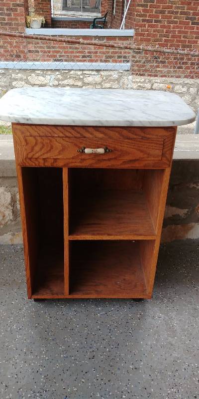 lot 174 image: Kitchen Island with Marble Top