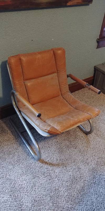 lot 172 image: Awesome Mid-Century Stainless Steel and Leather Chair