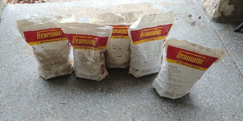 lot 178 image: 5- 10lb Bags of Dramatic DSP 502 Patch and Skim Coat