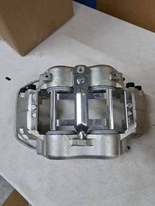 lot 3049 image: Premium Disc Break Caliper