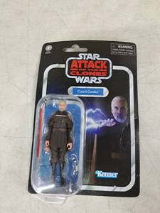 lot 3096 image: Star Wars Attack Of The Clones Count Dooku Figure