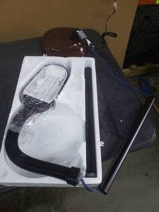 lot 4885 image: Desk Lamp.