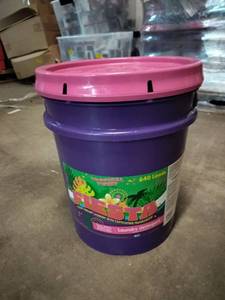 lot 6006 image: Fiesta Tropical Twist 5 Gallon Bucket Of Laundry Detergent. Approximately 640 Loads