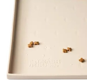 lot 3071 image: Leash Boss Silicone Dog Potty Training Mat