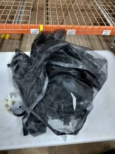 lot 2290 image: Magnetic Garage Door Net 10.3 Ft X 8.17 Ft