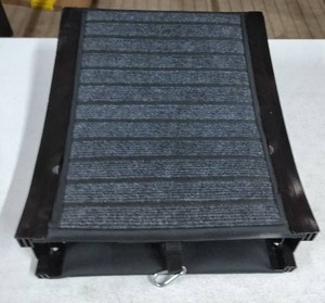 lot 2335 image: Pet Ramp (Warped Edges)