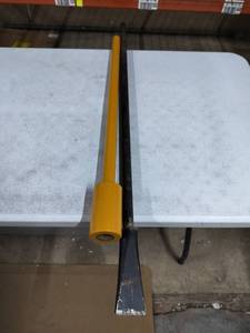 lot 2382 image: Pry Bar