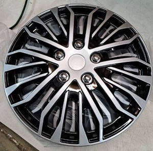 lot 3257 image: QualityFind Automotive Hubcap Set Of 4
