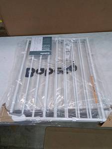 lot 3264 image: Babelio White Latching Safety Gate