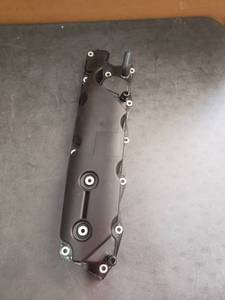 lot 4057 image: A-Premium Engine Valve Cover.
