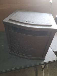 lot 4058 image: GIRRAFFE TOOLS. METAL GARDEN HOSE REEL BOX WITH 5FT 58 INCH LEADER HOSE.