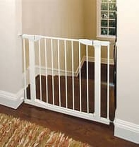 lot 1937 image: Wall Through Baby Gate In White