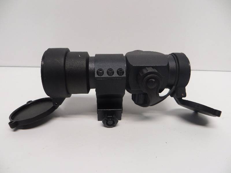 lot 1228 image: Bushnell TRS-32 Red Dot